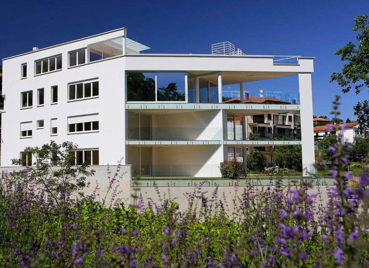 Modern Apartment Near The Sea Ičići Екстериор снимка